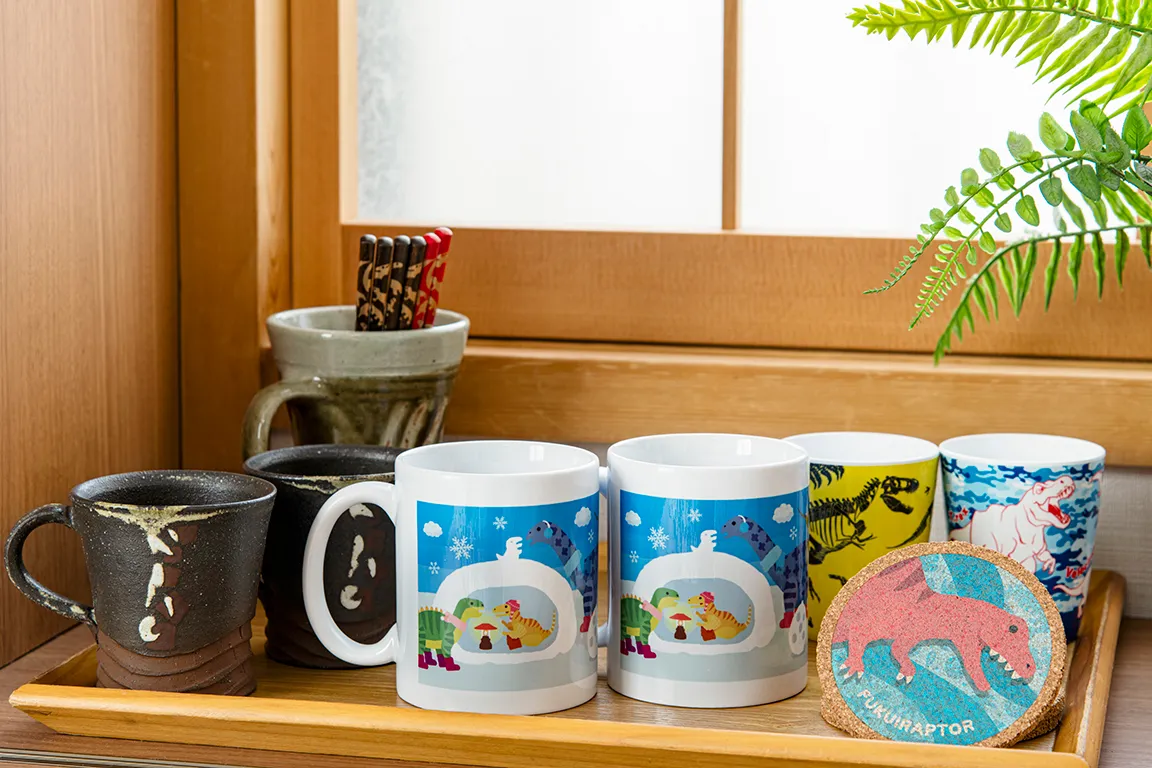 マグカップやお箸も恐竜仕様